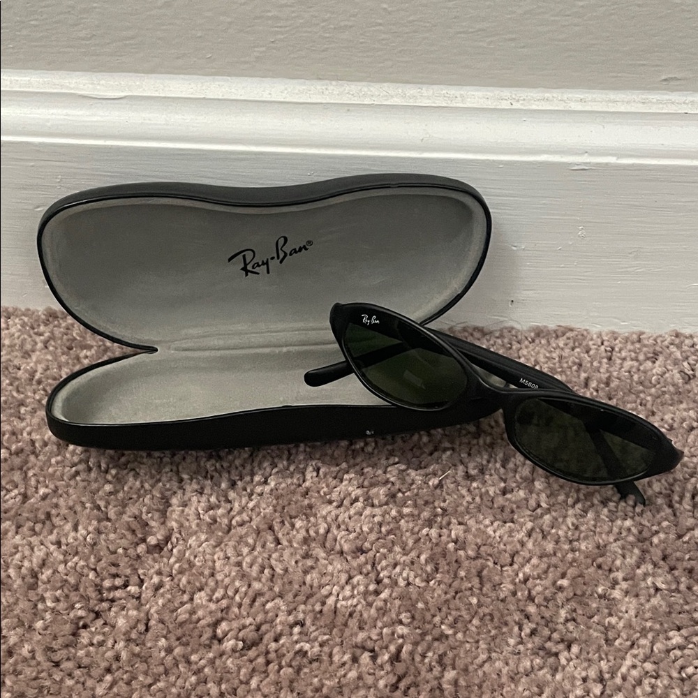 Ray-Ban Black Sunglasses with Case
